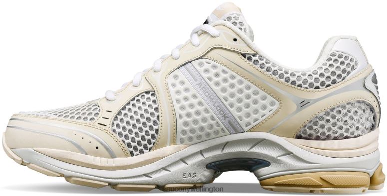 Saucony X Men Highsnobiety ProGrid Triumph 4 Cream White 0066X289